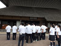 生家の前で詳しい話を聞きました 生家の前で詳しい話を聞きました